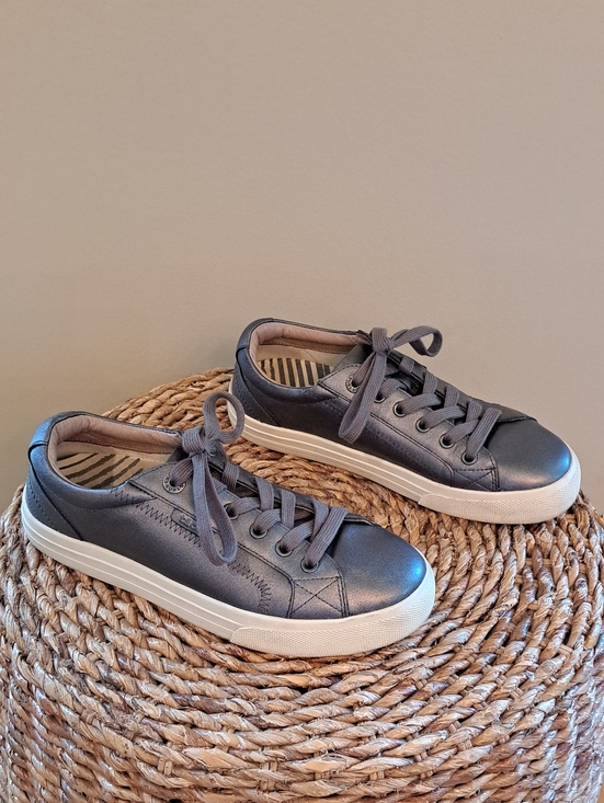 Taos Footwear Shoes - Taos Womens Plim Soul Lux Metallic Pewter Grey Leather Athleisure Sneakers 7.5